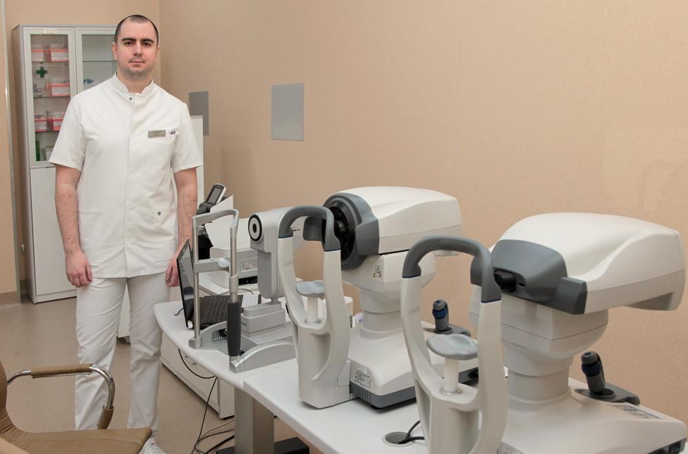 Врач-офтальмолог, хирург Илья Снапок