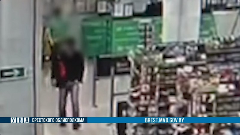 Брестчанин, который воровал продукты в гипермаркете. Фото: УВД Брестского облисполкома