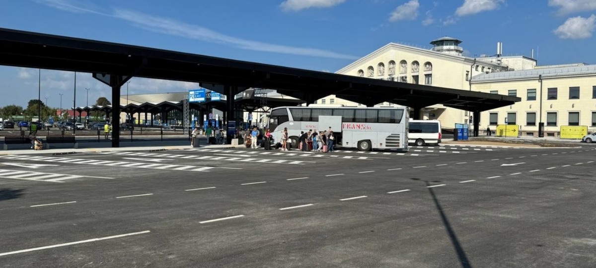 Автобус «Минсктранс» в аэропорту Вильнюса. Иллюстративное фото из приграничного чата