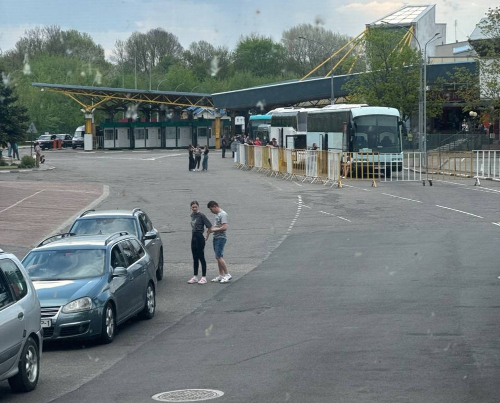 Очередь на выезде из пункта пропуска «Брест» в Польшу 23 апреля 2025 года. Фото из приграничного телеграм-чата