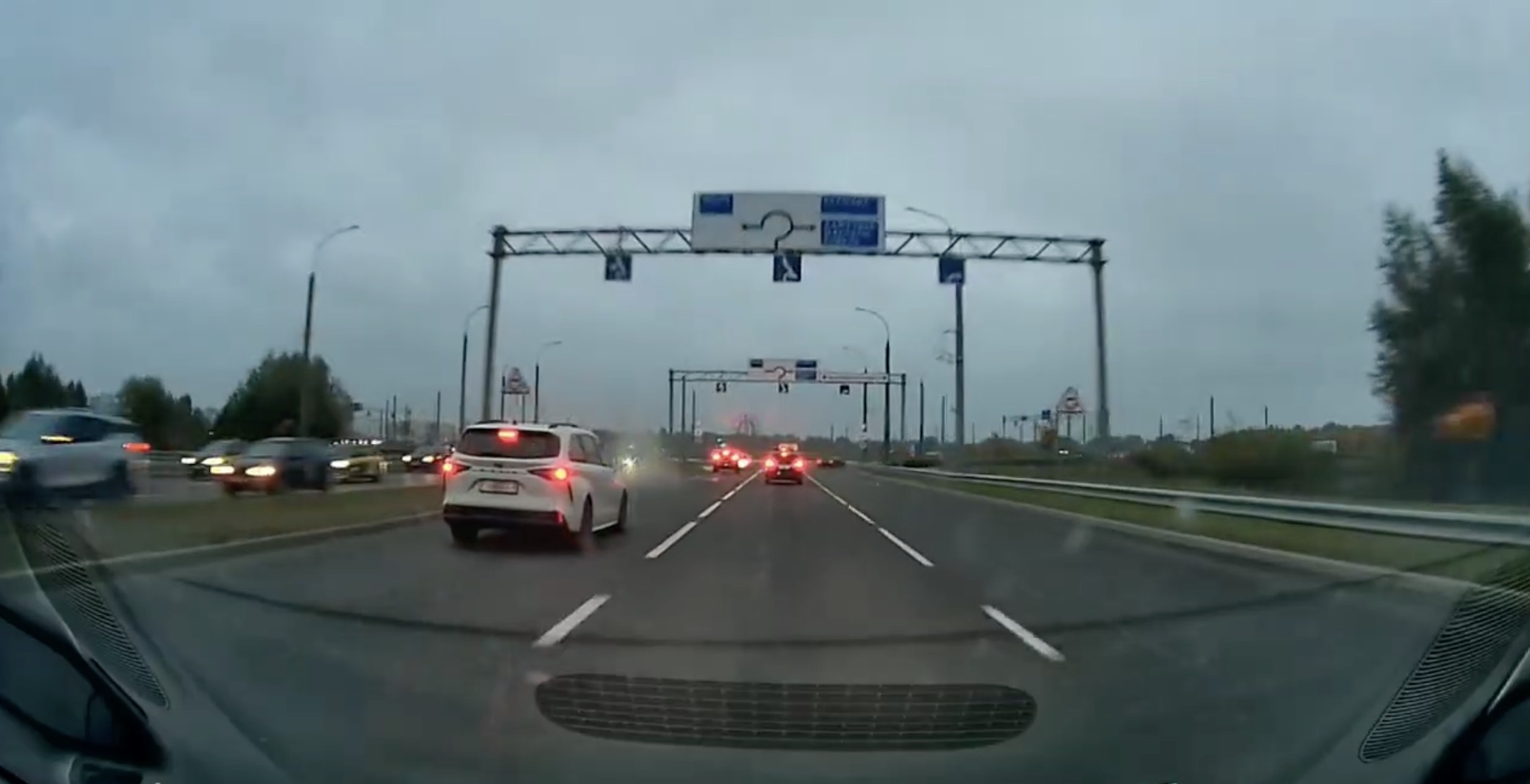 Пробки на Западном обходе около Варшавского кольца. 