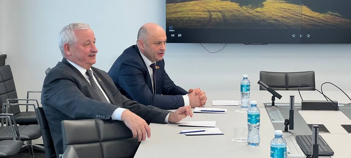 Председатель Брестского облисполкома Петр Пархомчик на переднем плане