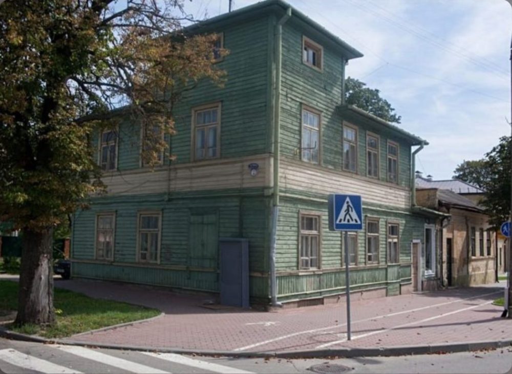 деревянное здание