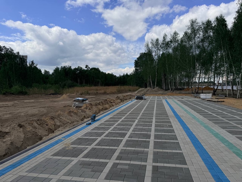 Тротуарная плитка на благоустройстве пляжа в Бресте