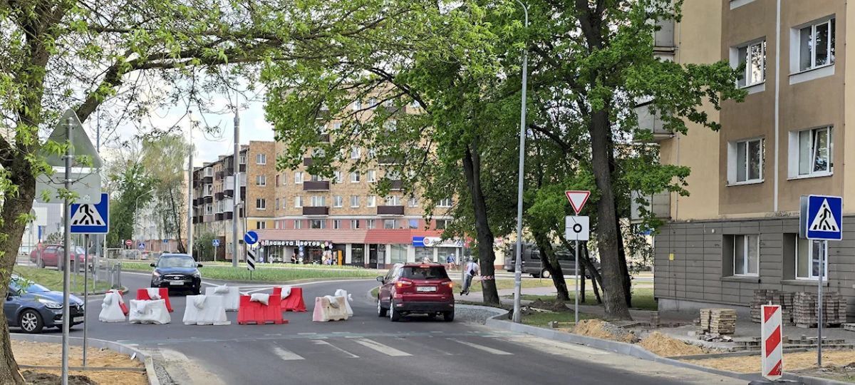 Кольцо на спуске с Кобринского моста в Бресте