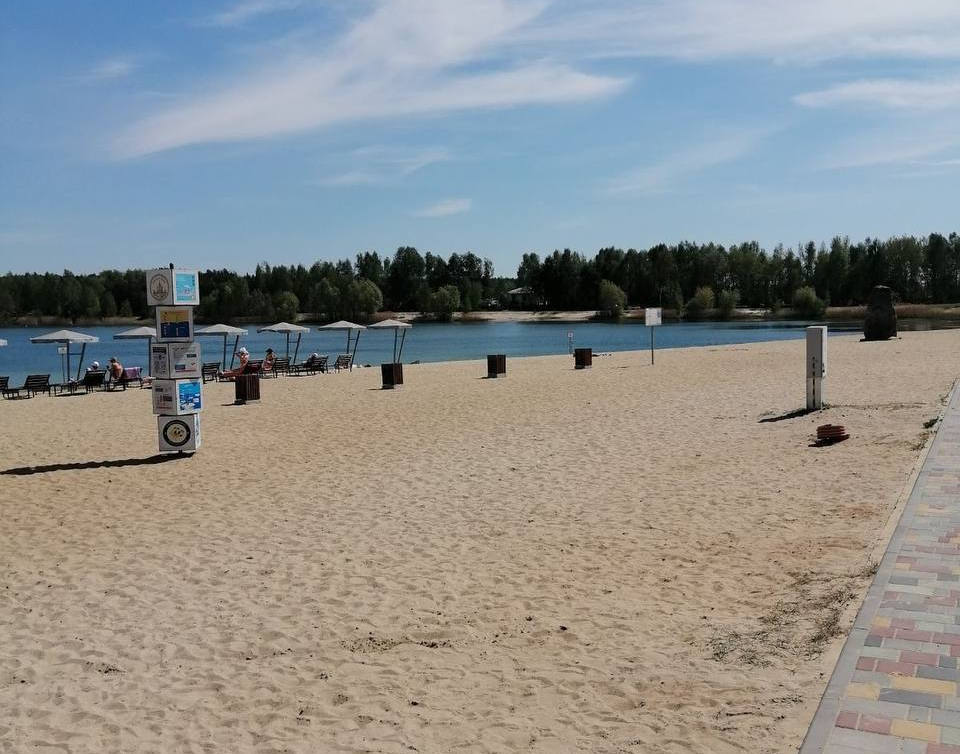 Убранный пляж на Брестском море