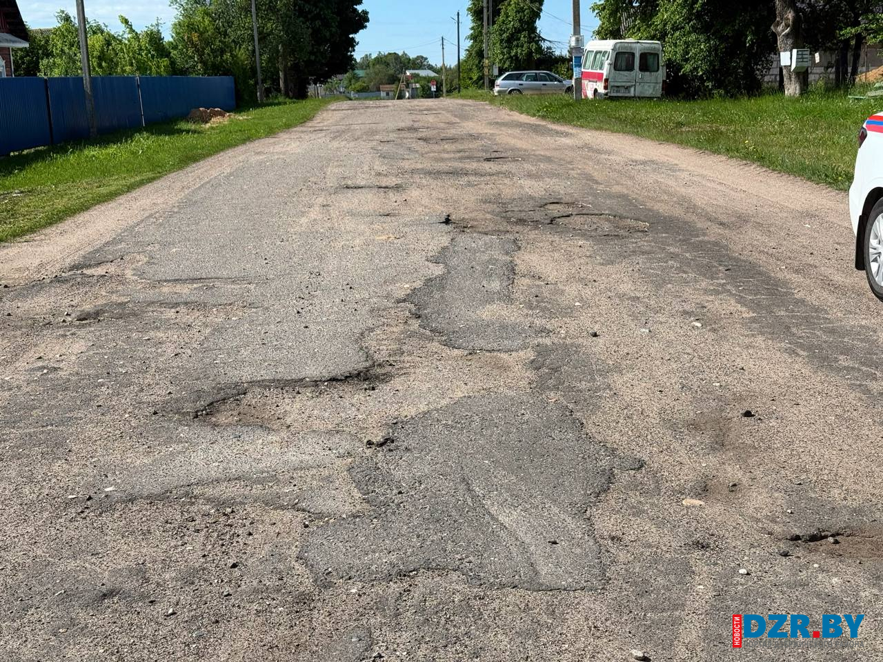 Дорога на улице Центральной в деревне Юнцевщина