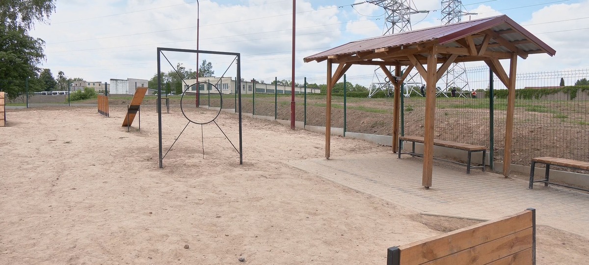 Одна из новых площадок для выгула собак в Гродно. Скриншот сюжета Гродно+