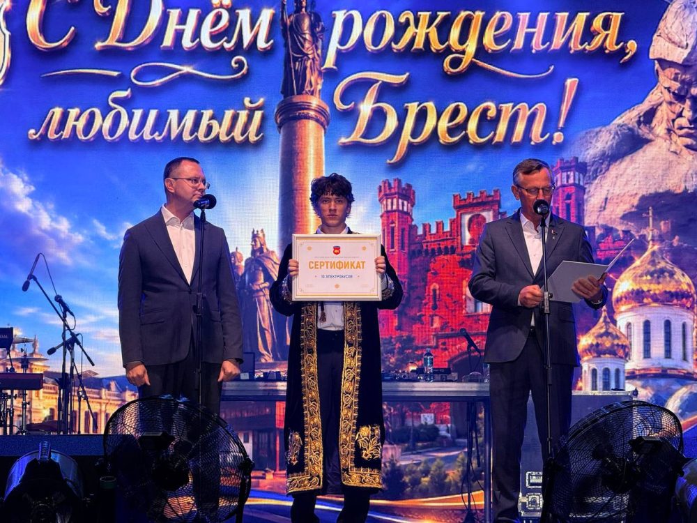Сергей Лободинский и Дмитрий Городецкий вечером 25 июля на концерте