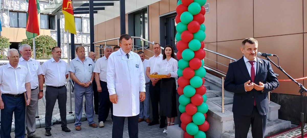 В Пинске чиновники торжественно открыли кабинет МРТ